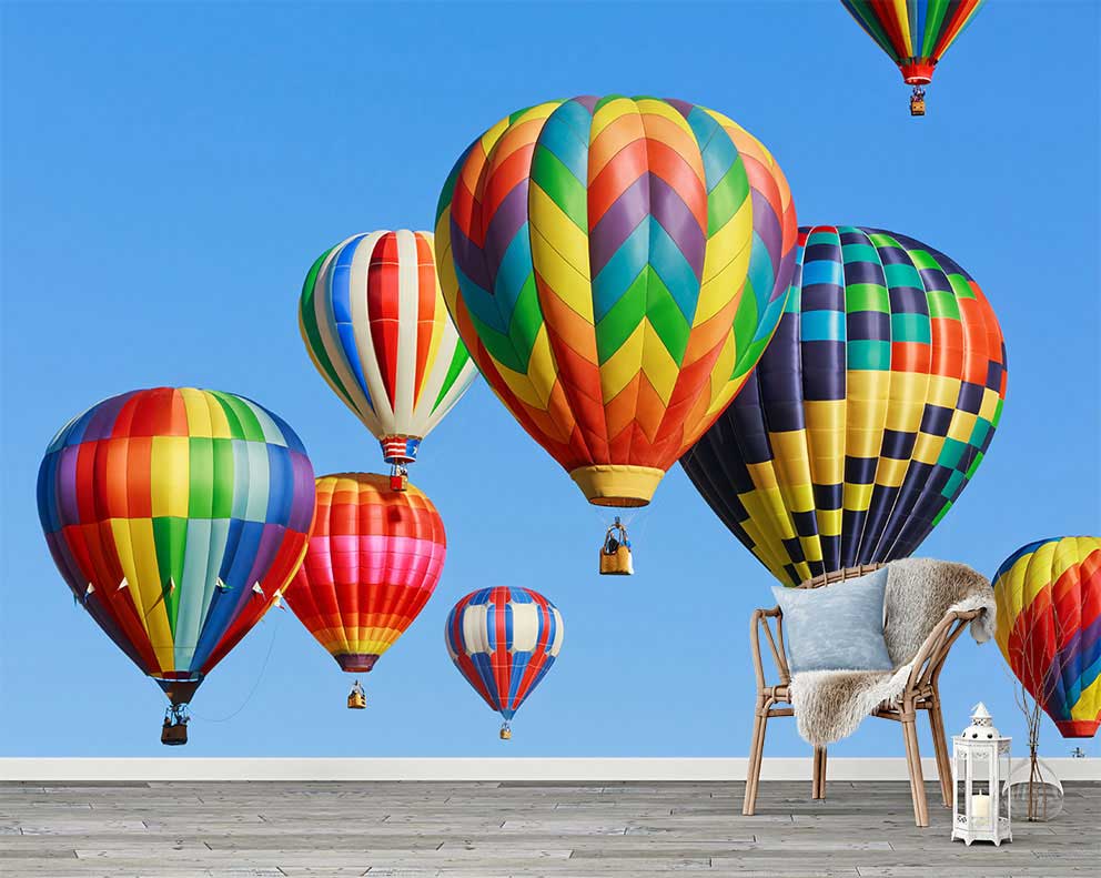 Renkli Sıcak Hava Balonu Duvar Kağıdı – Eviniz İçin Canlı ve Macera Dolu Dekor