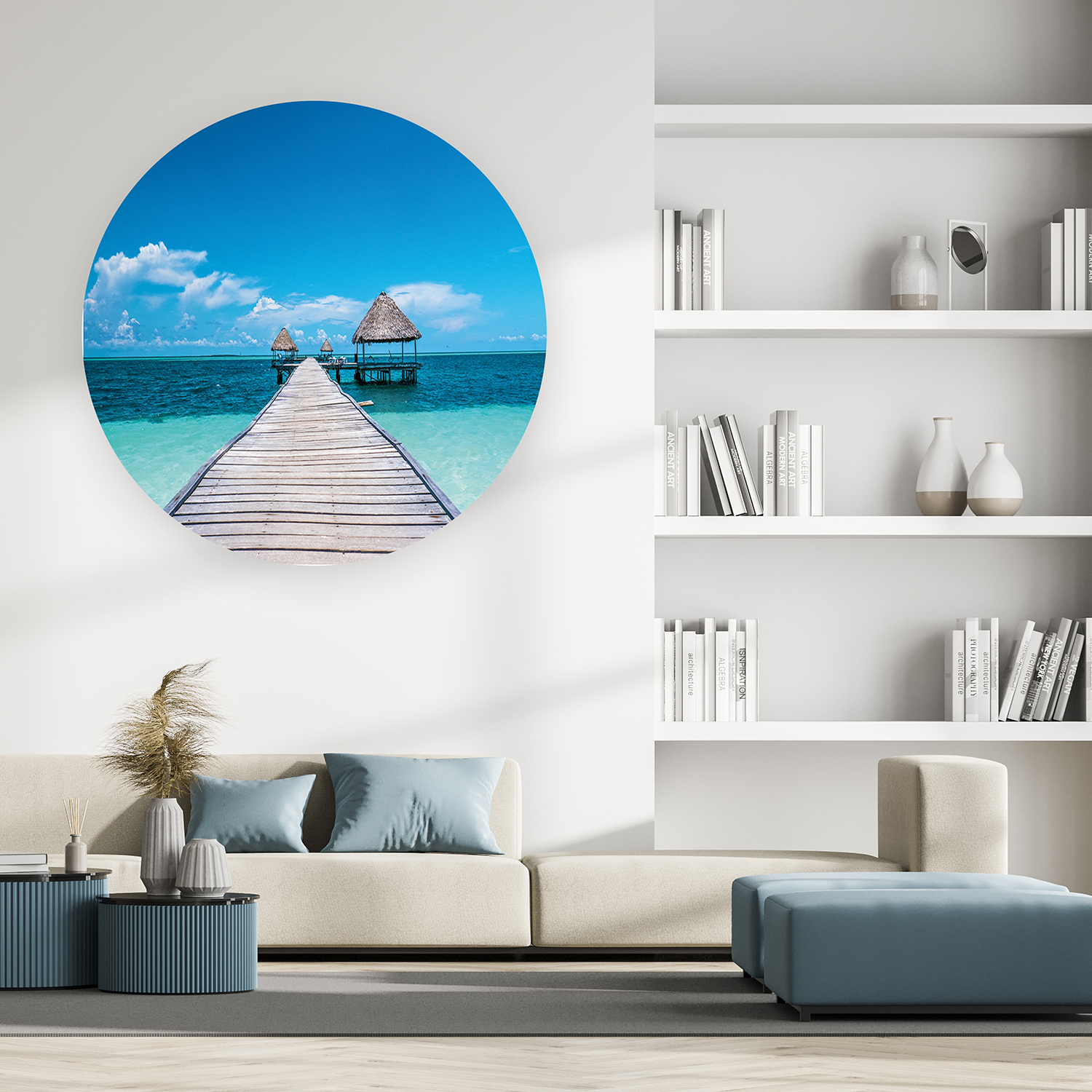 Ahşap İskele ve Konik Çatılı Kulübe Duvar Kağıdı - Turkuaz Deniz Manzaralı - Görsel 3