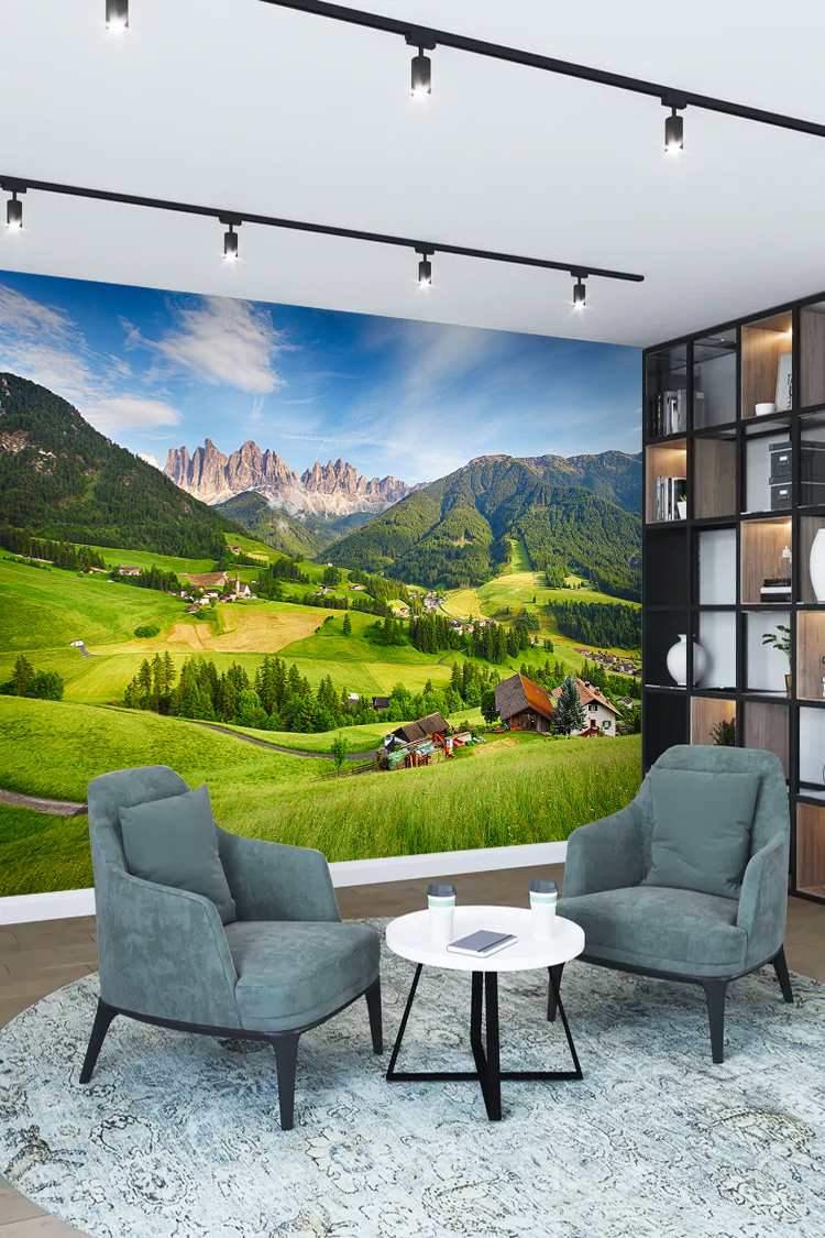 Yeşil Vadiler ve Dağ Manzarası Duvar Kağıdı